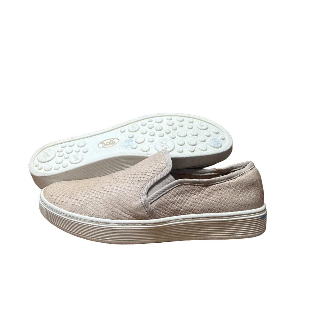 Woman’s Sofft Somers twin gore Slip-on 8.5M Blush Reptile Embossed Leather